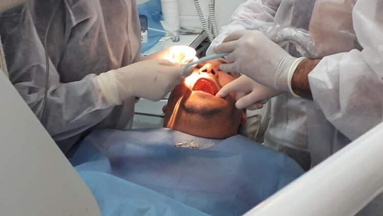 Une bactérie dentaire impliquée dans la progression du cancer colorectal