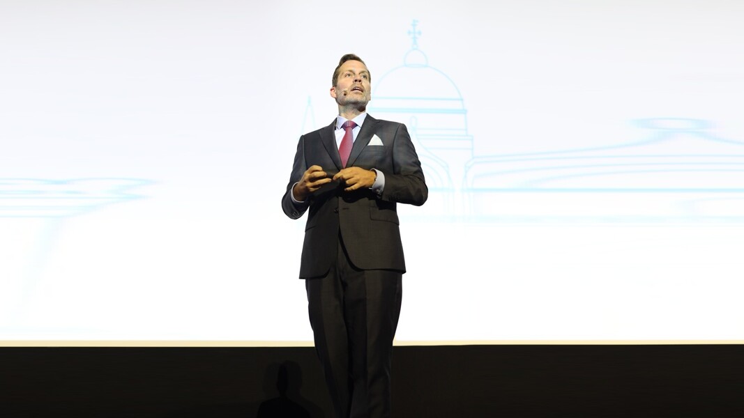 Prof. Falk Schwendicke discussed the applications and limitations of artificial intelligence in dentistry. 