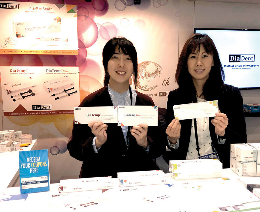 The team at DiaDent display new products such as the DiaTemp, DiaEtch and Dia-ProSeal.
