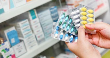 Ograničenja stomatološke skrbi tijekom pandemije povezana je s povećanim propisivanjem antibiotika