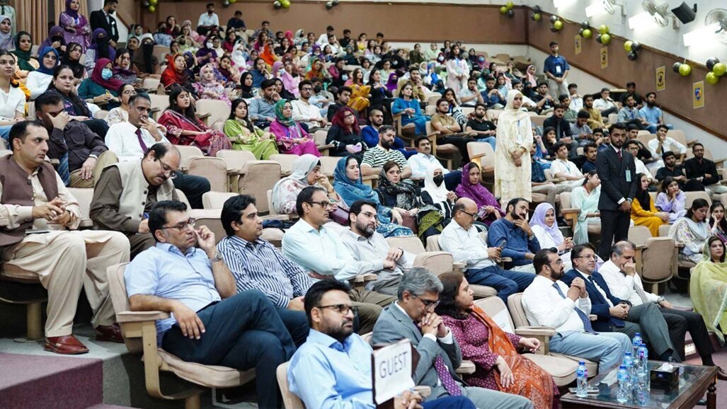 Demont Spectra ’02 concludes with first intercollegiate declamation contest