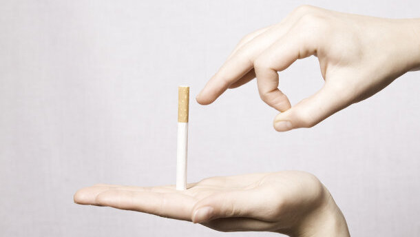 Zahnarztpraxen nehmen Schlüsselrolle bei Raucherberatung ein