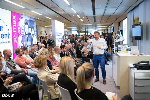 Obr. 8: Dychtivý zájem o workshopy na ICDE a na živém demo stánku
