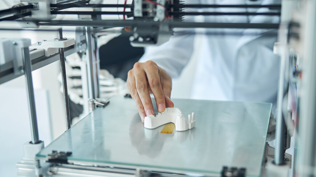Impressão 3D: estudo examina experiências e gastos de usuários de dentistas