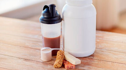 L’associazione Dentale Danese avverte: molti prodotti nutritivi sportivi danneggiano i denti