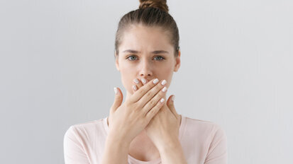 Dentinhypersensibilität bei Bulimie: Wenn Magensäure die Zähne angreift Dentinhypersensibilität bei Bulimie: Wenn Magensäure die Zähne angreift