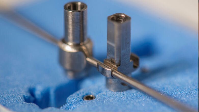 Una tecnica alternativa di splintaggio intra-orale per la realizzazione di protesi su barra