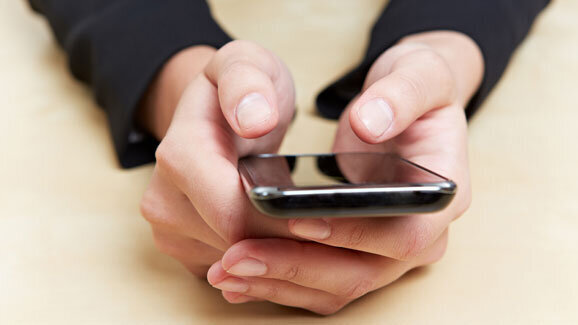 KZBV: Neue App für die Zahnarztsuche