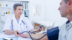 DAK-Monitor zeigt: Zufriedenheit mit dem Gesundheitssystem auf niedrigstem Stand seit 15 Jahren