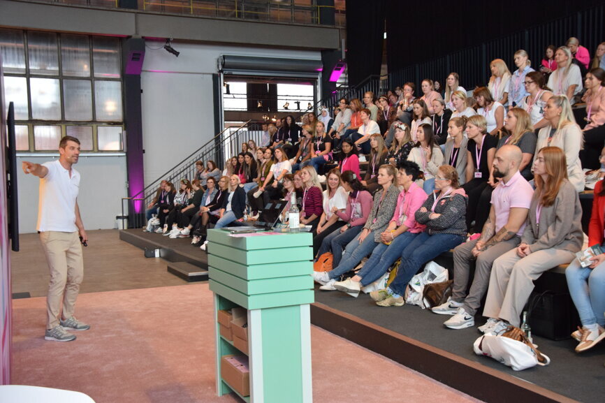 Coach und Autor Dr. Ben Baak sprach über mentale und körperliche Gesundheit in der Zahnarztpraxis.