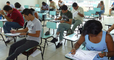 Exame de proficiência aos egressos de cursos da área da saúde