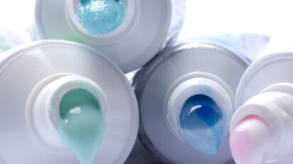 Zahnpasta: Sehr gute Kariesprophylaxe schon ab 0,54 Euro