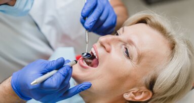 Australian Greens unveil plans for universal dental policy