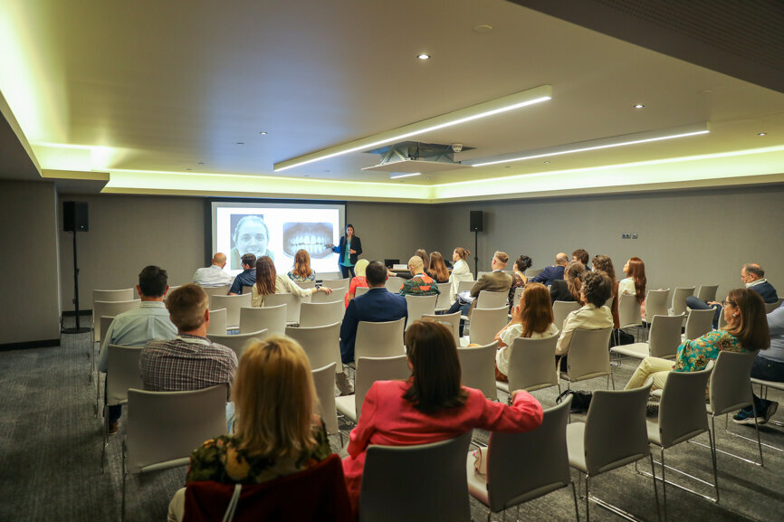 The event offered participants a day of lectures and a day of hands-on courses.