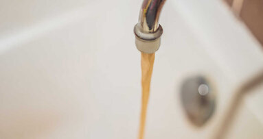 Zła jakość wody może być przyczyną wysokiego spożycia słodkich napojów