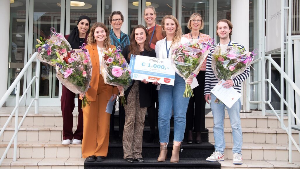 Bonita Vink en Christie Vroemen winnen de NVvK-Elmex scriptieprijs