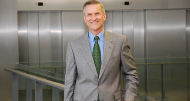 Dymek discusses the product and business strategy at Straumann