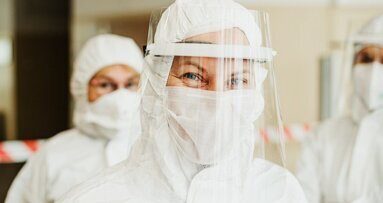 Covid-19 Pandemisinin Diş Hekimleri ve Çene Cerrahları Açısından Bulaşma Riski