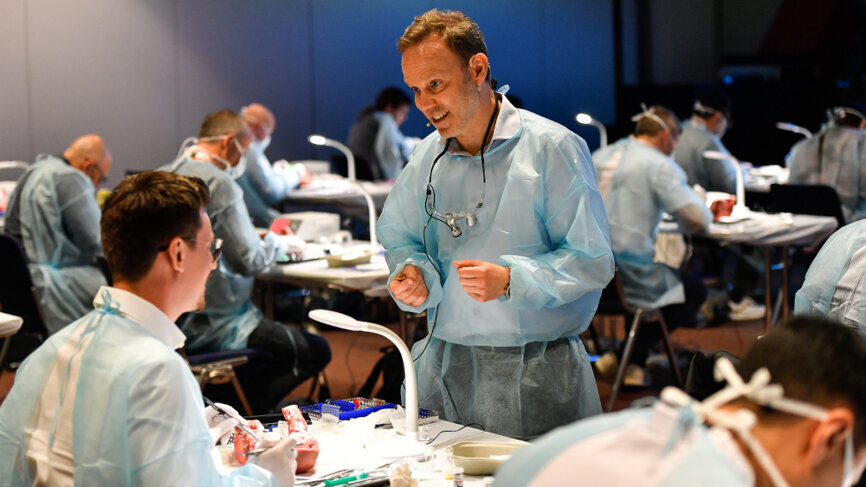 Cheers to new beginnings. (Image: Osteology Foundation)  