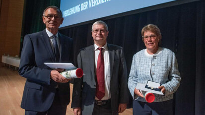 Erstmalige Verleihung: Die Verdienstmedaille der Sächsischen Zahnärzteschaft Erstmalige Verleihung: Die Verdienstmedaille der Sächsischen Zahnärzteschaft