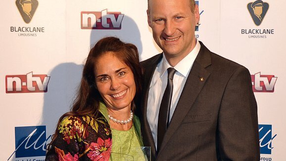 德国迪尔齿科公司荣获社会公益奖