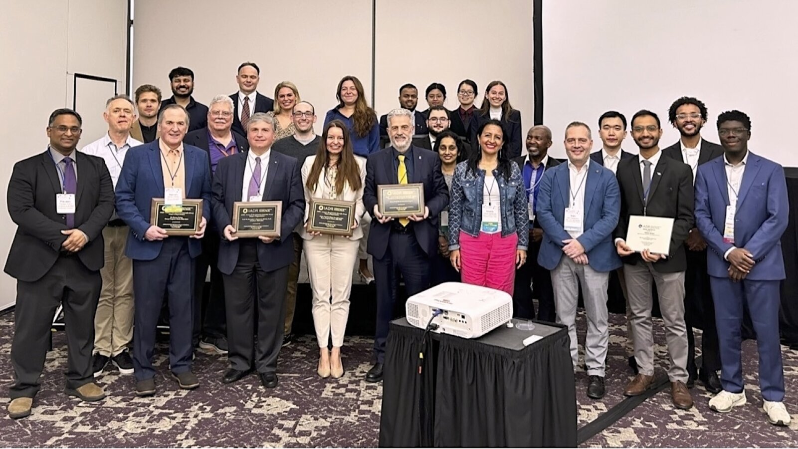 Josep Arnabat recibe galardón en la reunión de IADR en New Orleans