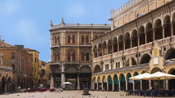 Sweden & Martina hosts 13th Premium Day