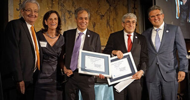 Holocaust survivor oral health program receives humanitarian award