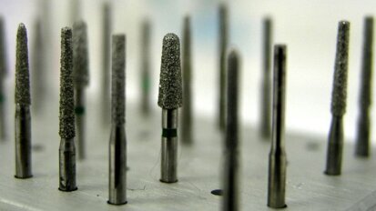 Grote partijen illegaal dentaal materiaal onderschept