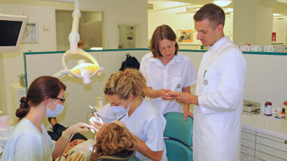 E-Learning, Skills-Lab und Chairside Teaching E-Learning, Skills-Lab und Chairside Teaching