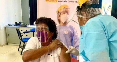 ¡Esta aguja me dolió hasta el corazón!