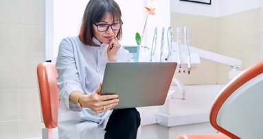 Pracovní postup podporovaný AI by mohl zubním lékařům pomoci vyvíjet specializovaný software