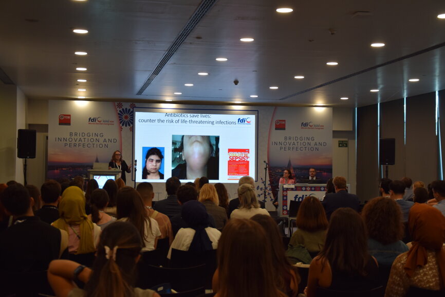 Dr Wendy Thompson discusses the risks and benefits of antibiotics in dentistry - are they helping or hurting?