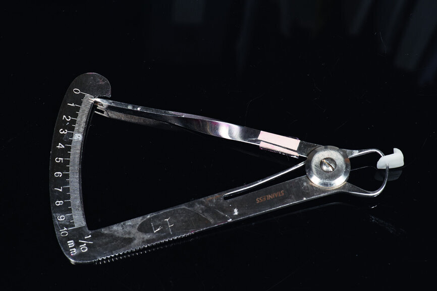 Fig. 20: The thickness of the finished restoration is 0.3 mm.