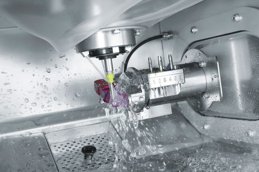 DWX-42W_photo_inside_w_glassceramics_coolant_milling_process_dgs