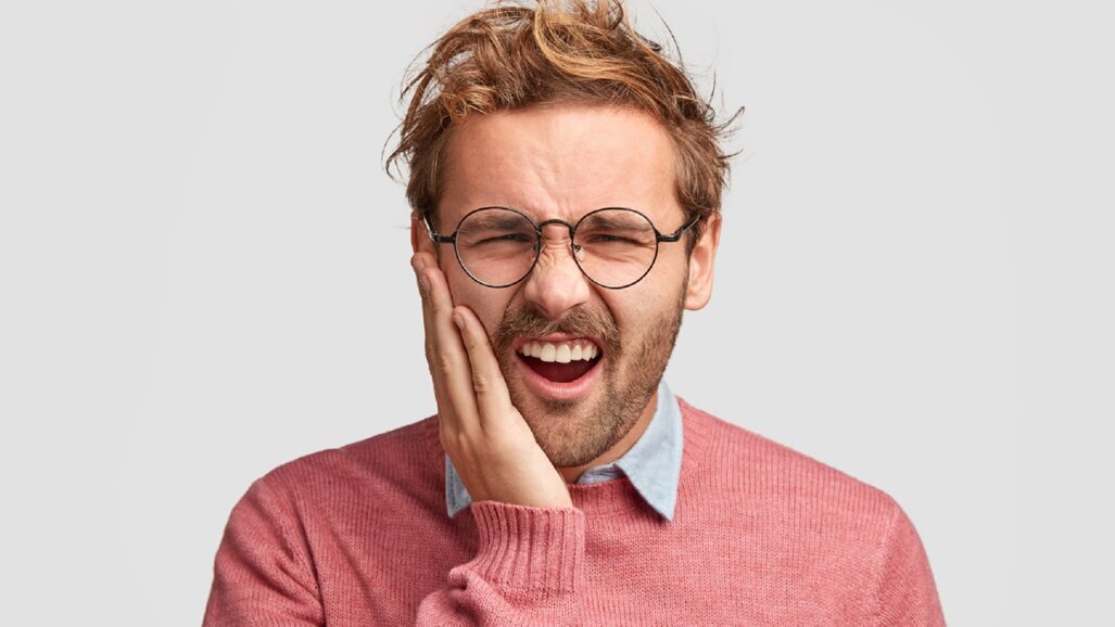 Choroby jamy ustnej częstą przyczyną nieplanowanych urlopów i zwolnień