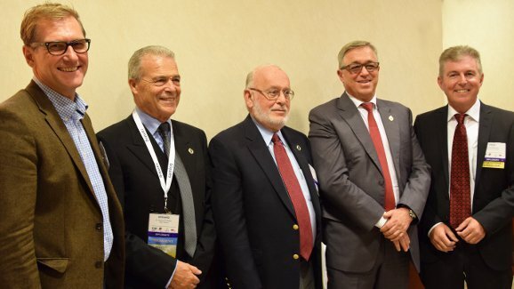 ICOI e DGOI debatem o futuro do implante na odontologia