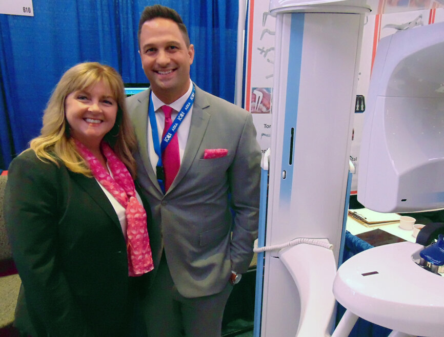 Suzanne O’Connor, left, and Rich Hofmann of Planmeca. (Photo: Fred Michmershuizen/DTA)