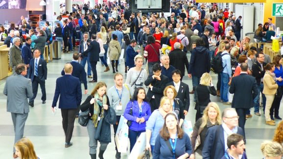 7 formas de atraer visitantes a su stand en IDS