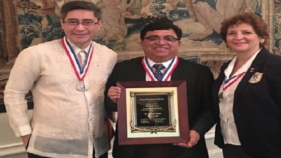 Dr.Mahesh Verma receives “Elmer S Best Memorial Award”during FDI in Madrid