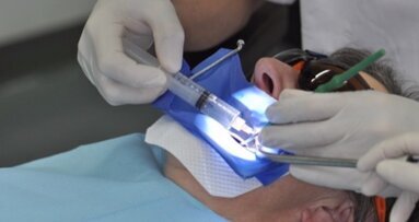 So funktioniert die chemo-mechanische Wurzelkanalaufbereitung