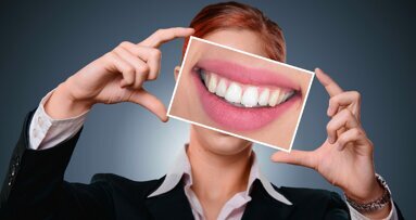 Potrzeba szerszej interpretacji zakazu dotyczącego udziału lekarza w reklamach