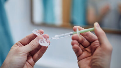 Sự gia tăng của các dịch vụ nha khoa tại nhà phi đạo đức ở Ấn Độ