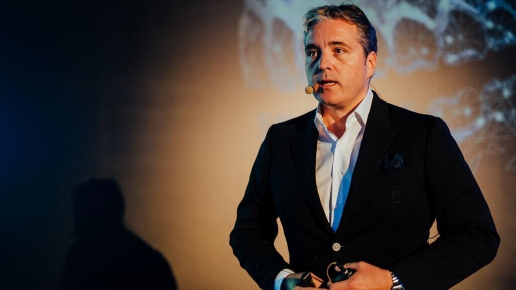 Crno-b(ij)eli sv(ij)et stomatologije