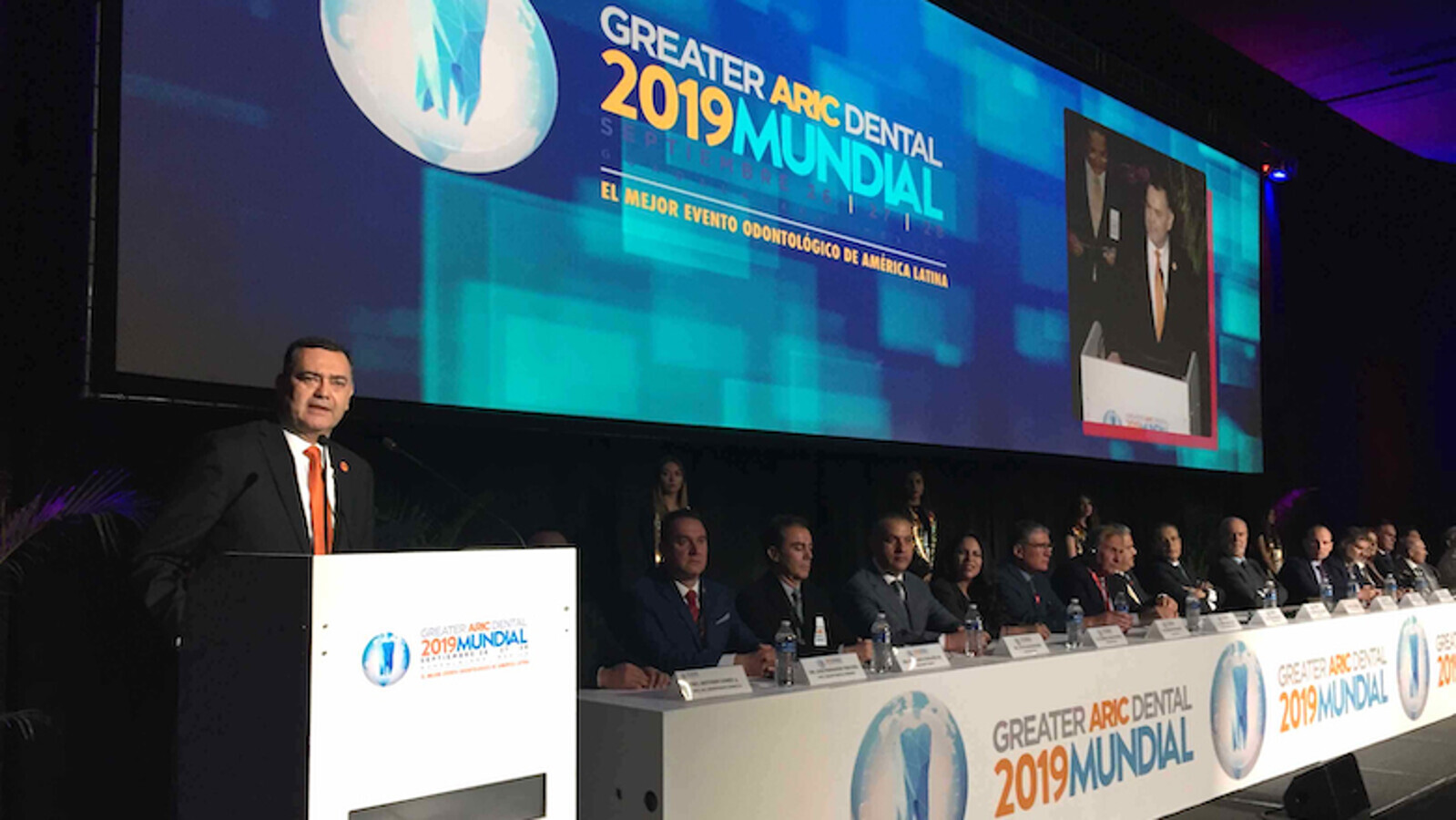 El presidente del evento dijo que participaron 75 empresas comerciales en un Ã¡rea expositiva de 11,000 metros cuadrados y que el Ã¡rea acadÃ©mica tenÃ­a capacidad para 3,000 personas.