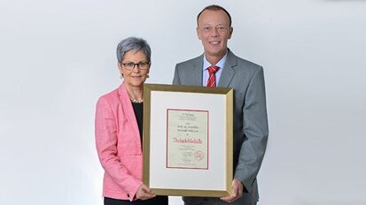 Tholuck-Medaille 2017 für Prof. Dr. Roswitha Heinrich-Weltzien Tholuck-Medaille 2017 für Prof. Dr. Roswitha Heinrich-Weltzien