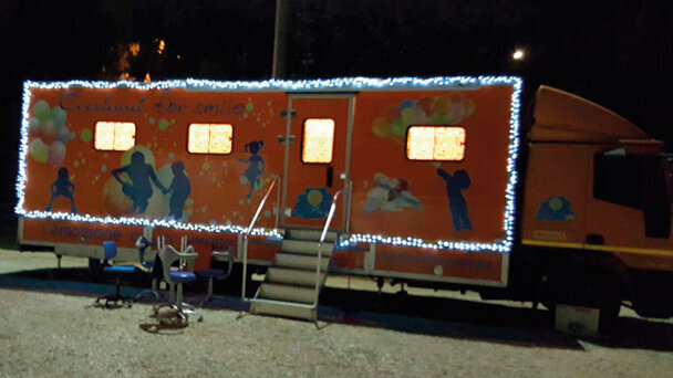 Dal terremoto ai bambini dell’Est: continua la mission di Overland for smile