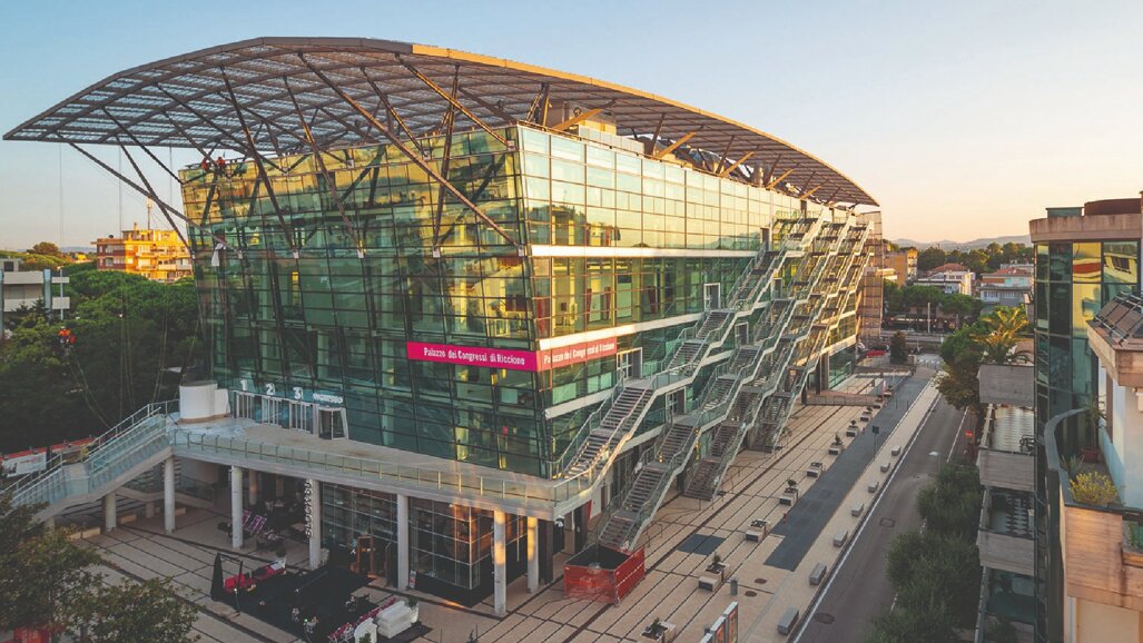 Dentsply Sirona World Italia: dare forma al futuro sostenibile dell'odontoiatria digitale attraverso la formazione clinica, le connessioni e le esperienze condivise