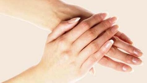 Dentyści powinni bardziej dbać o dłonie