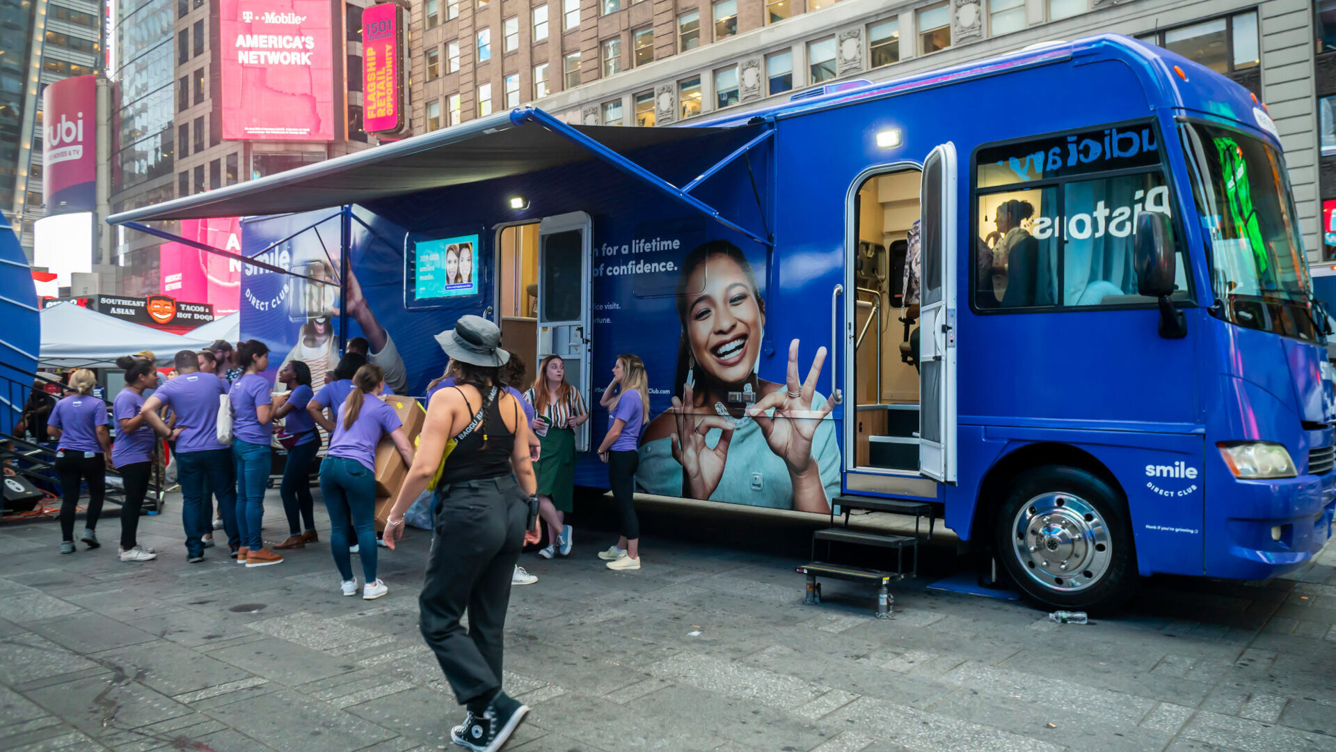 SmileDirectClub soldiers on